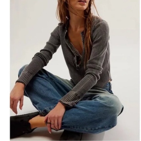 Free People FP ONE thermal long sleeve one colt gray black distressed buttonNWT - Picture 4 of 9